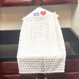 Ann Taylor white skirt Sz 8 intricate detail